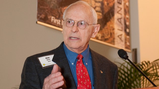 Apollo moonwalker, artist Alan Bean dies at age 86 in Houston