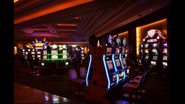 New Jersey casino can regulate cocktail waitresses' weight, panel rules