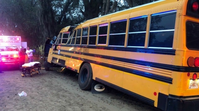 Girl, 5, dead after school bus crashes into tree in Georgia