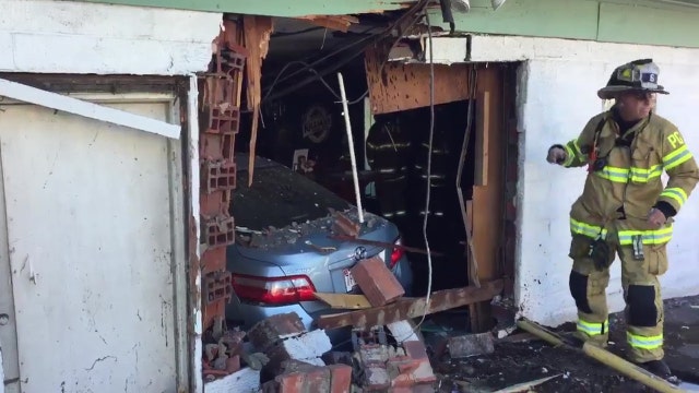 Car crashes into Prince George's County restaurant, injuring 9