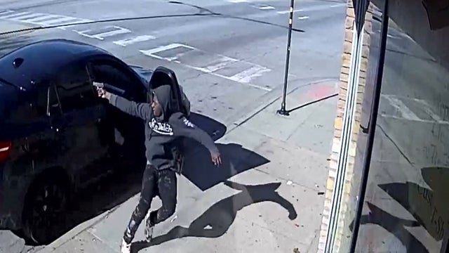 Video shows carjacking suspects in shootout with CPD officer