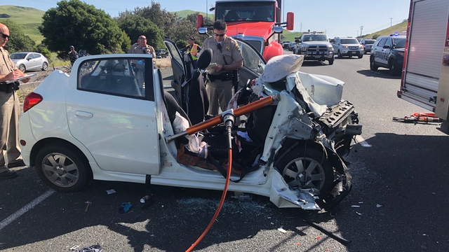 4 sent to hospital in Fairfield I-80 crash involving CHP officer