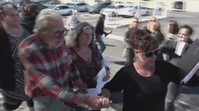 Parents of children found living in squalor in Joshua Tree released