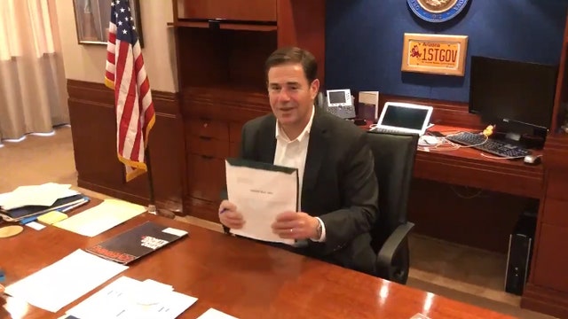 Arizona approves big teacher raises, ends strike