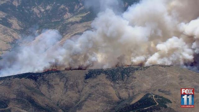 Fire scorches 1,352 acres near Agua Dulce, 63 percent contained