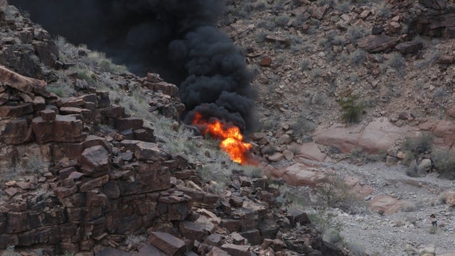 3 killed, 4 injured in Grand Canyon helicopter tour crash