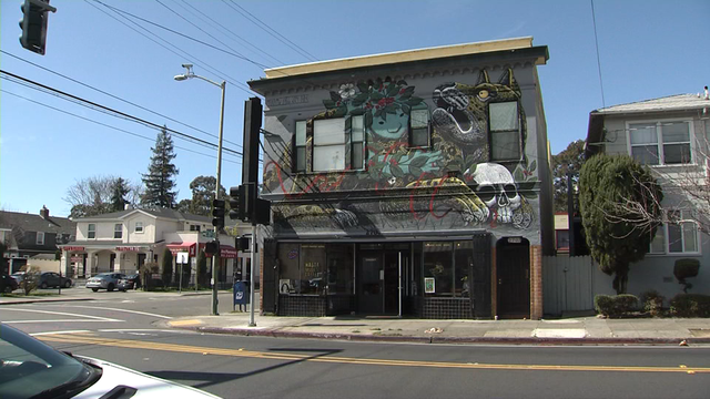 Protest breaks out at Oakland coffee shop that won't serve police, mayoral event at farmer's market