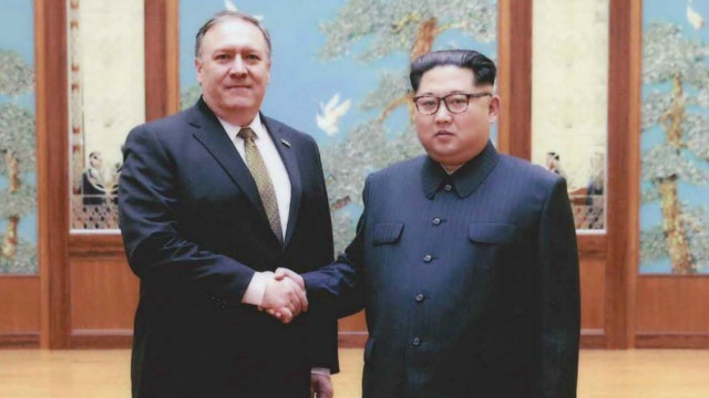 Photos of Mike Pompeo meeting with Kim Jong Un released