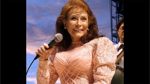 Country singer Loretta Lynn recovering from stroke