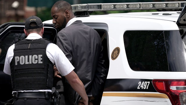 Contractor arrested outside White House on attempted murder warrant