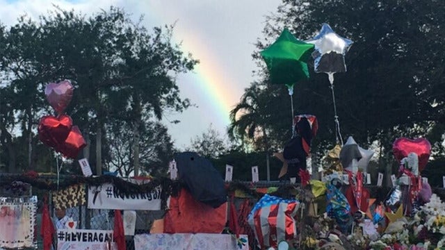 Florida students, staff returning to school shooting site