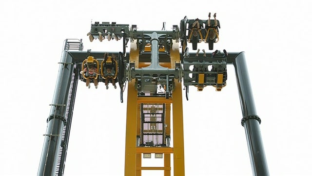 Passengers left dangling upside down on roller coaster in San Antonio