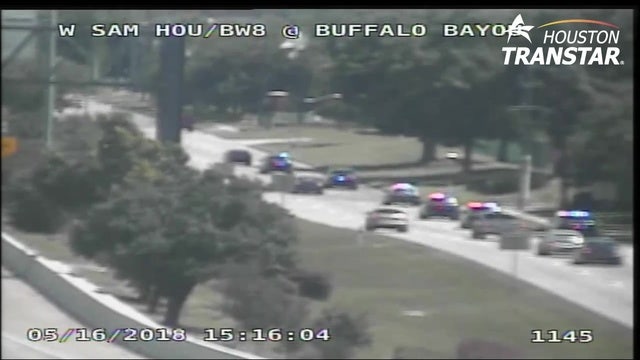 Police chase ends in north Houston parking lot