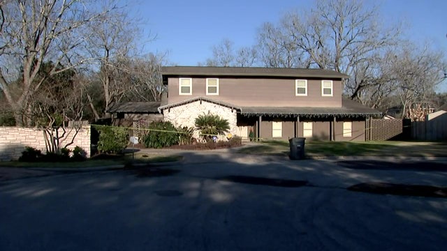 Teen finds parents dead in apparent murder-suicide in Bay City