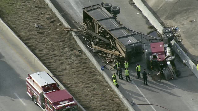 18-wheeler truck falls from Eastex Freeway onto East Freeway