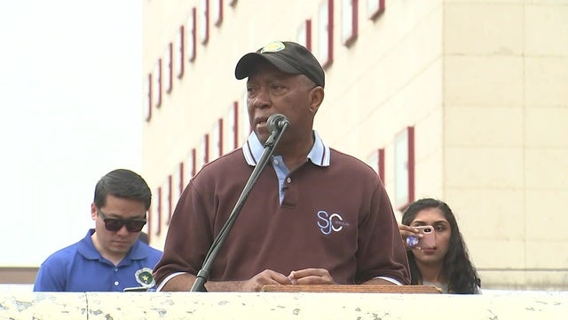 Houston Mayor Turner creates commission to end gun violence