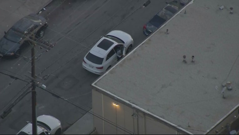 a06affe1-Police pursuit of possible stolen SUV through Long Beach area-407068.jpg