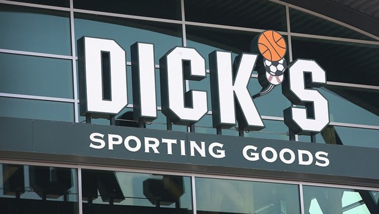 286b7beb-GETTY dicks sporting goods-402429