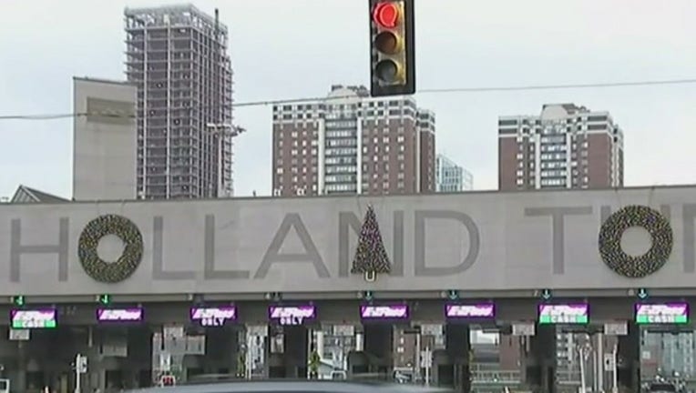 32c029aa-Holland_Tunnel_decorations_0_20181213232813-402970