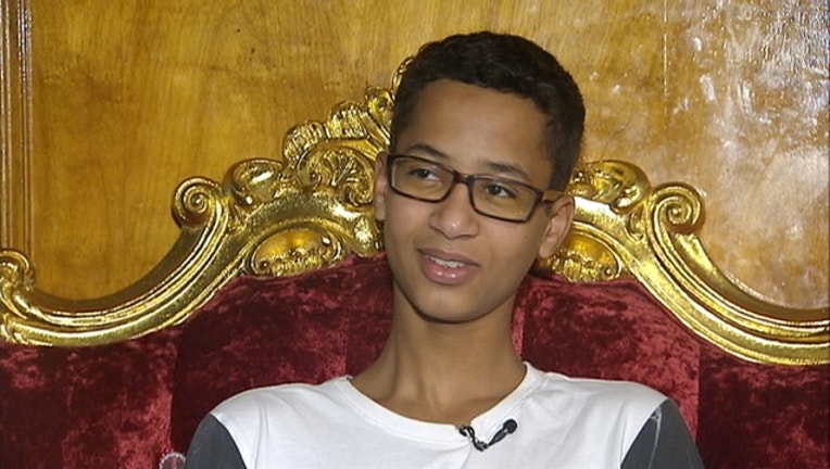 3d710723-clock boy-409650.jpg