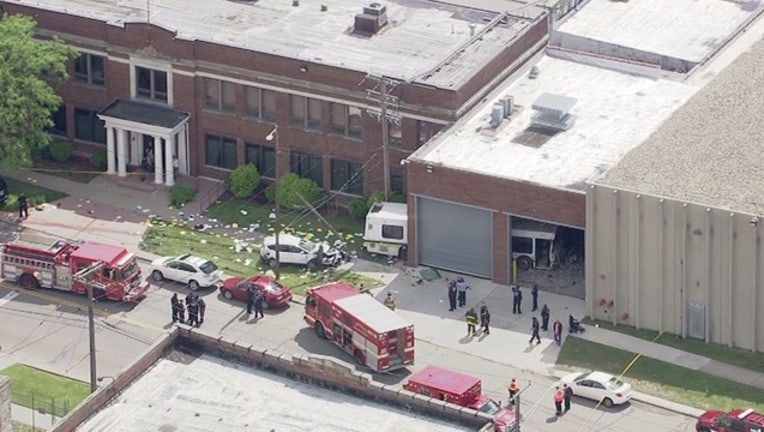 a53087dd-ddot bus accident_1495828024272-65880.jpg
