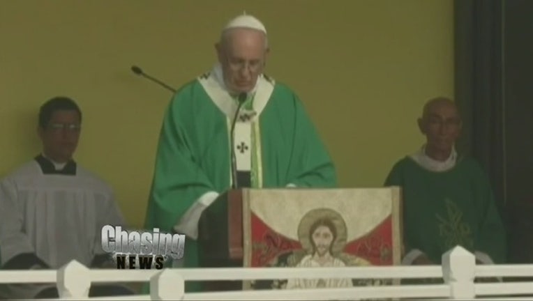 5d3cfee4-pope_1443016389845.jpg