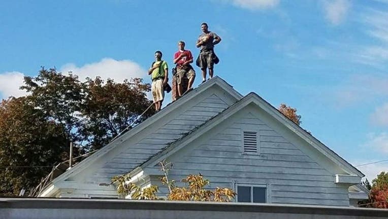 50617f44-roofers_1508256386085-401385.jpg