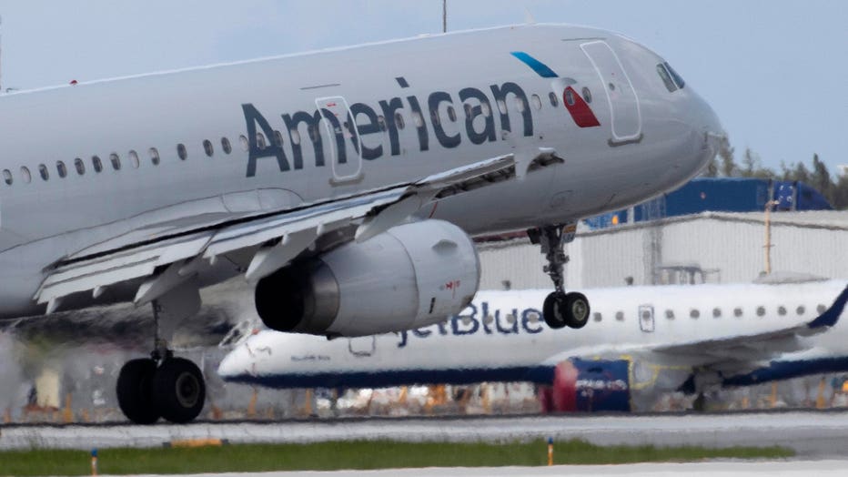 56c165b9-American Airlines And Jetblue Announce Partnership
