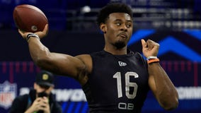 NFL QB prospect Malik Willis captured on video giving clothing to homeless woman
