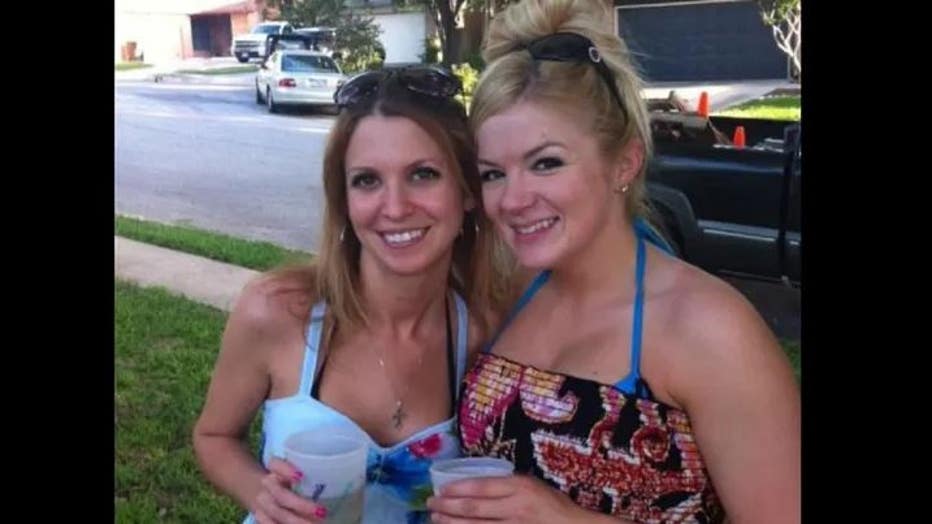 Missing-Texas-mom-Christina-Lee-Powell-in-this-undated-photo-with-longtime-friend-Lauren-Leal.jpg
