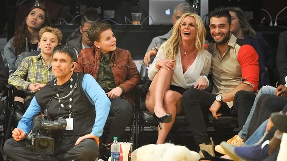 britney-spear-basketball-game.jpg