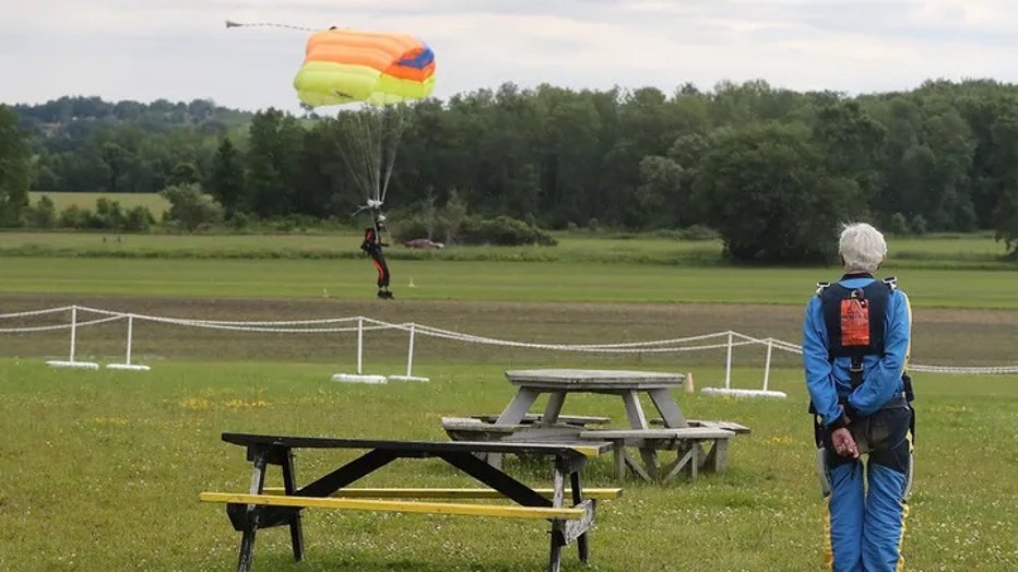 skydive-toronto.jpg