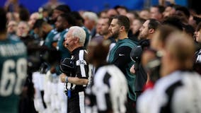 Chris Stapleton's surprising reaction to Eagles coach tearing up during Super Bowl national anthem