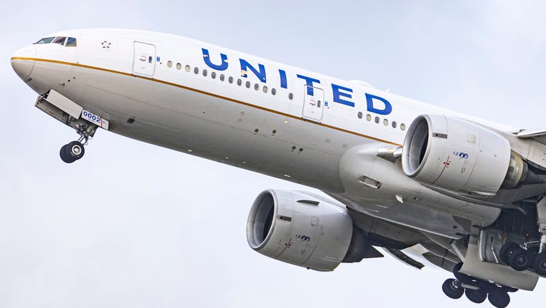 United Airlines Boeing 777-200 Aircraft Departing From Amsterdam