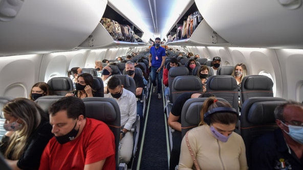 Senators push for FAA to evaluate airplane seat sizes