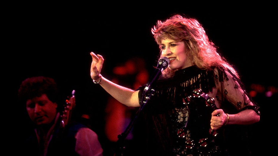 Stevie-Nicks-on-stage.jpg