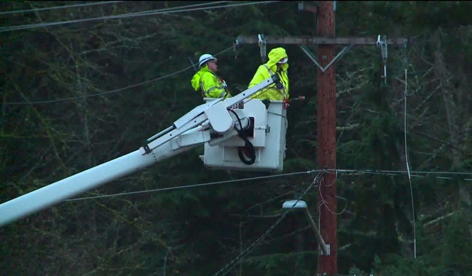 WA power outages: Gusty winds knock out power for thousands