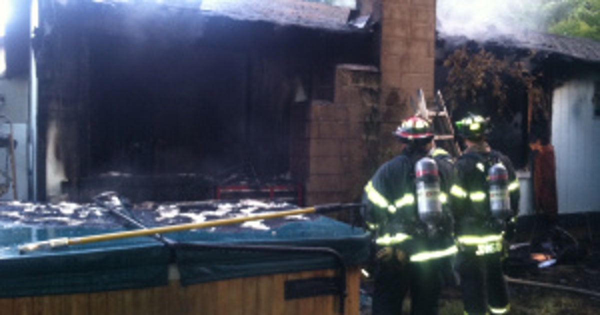 Parents trapped in back room as fire rips through home | FOX 13 Seattle