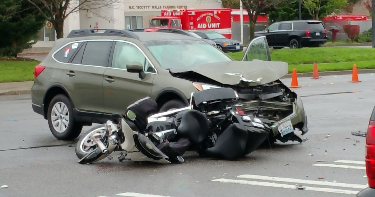 Renton police officer suffers serious injuries in motorcycle crash ...