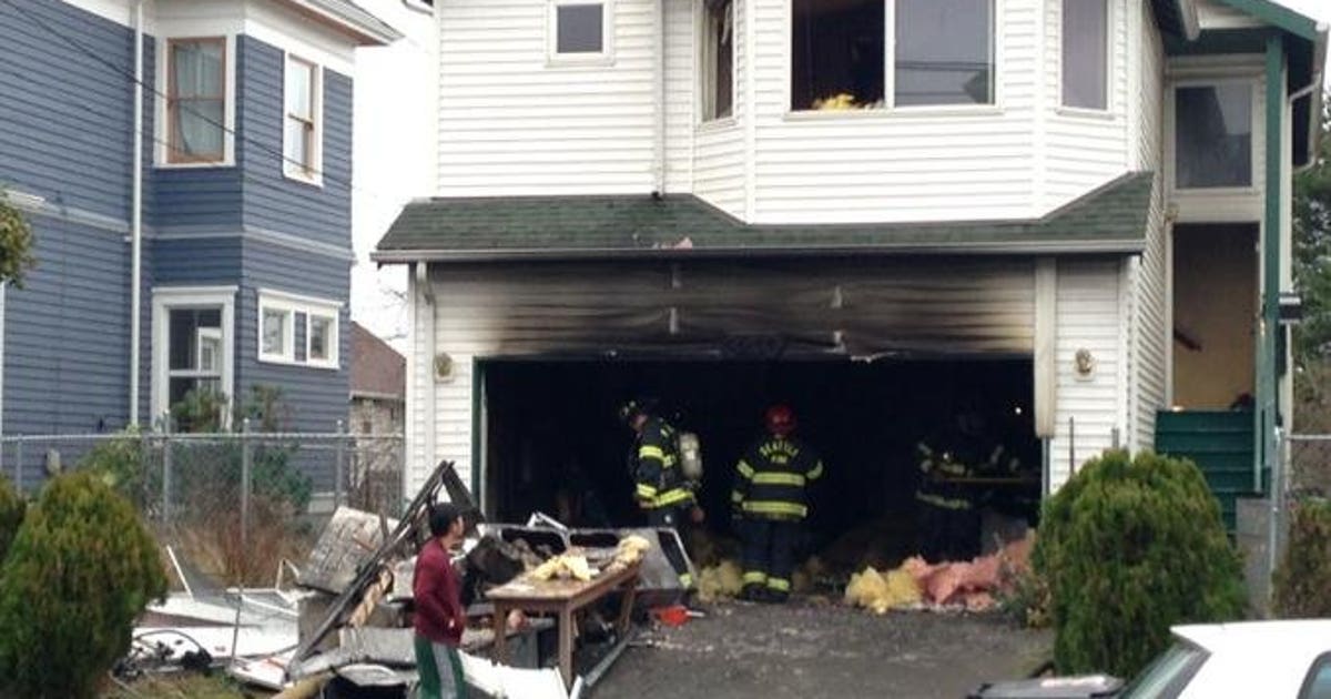 Garage fire displaces 8 from Seattle home | FOX 13 Seattle