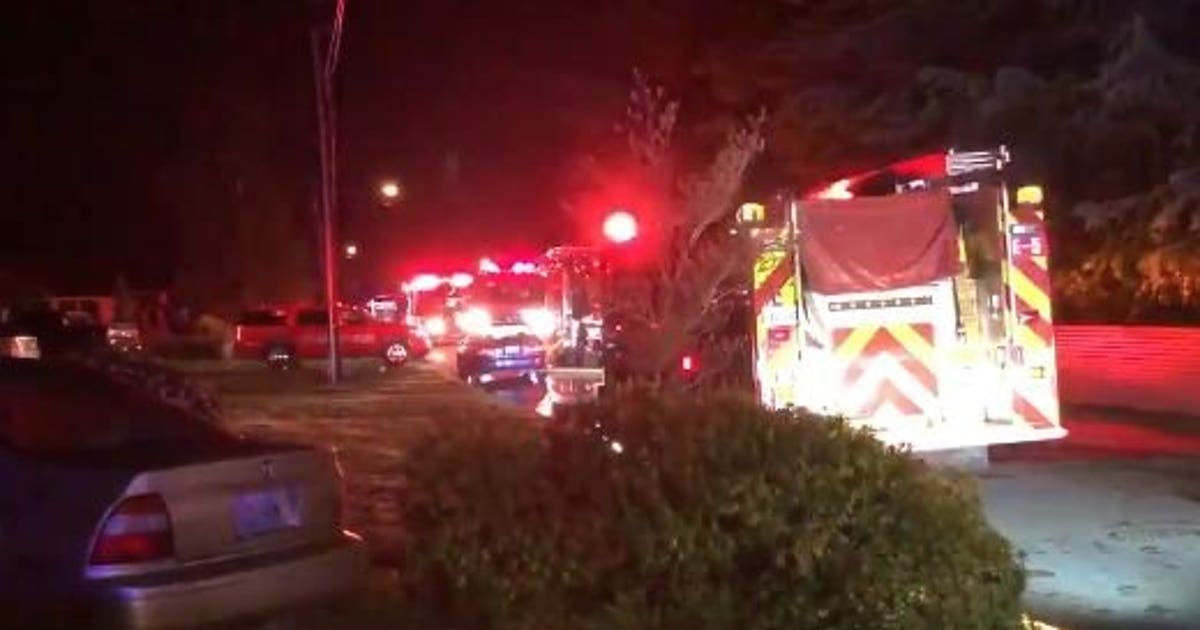Deadly two-alarm house fire erupts in Everett | FOX 13 Seattle