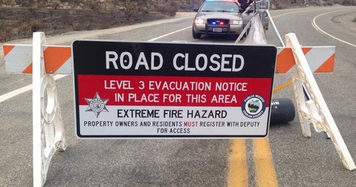 Hundreds ignore evacuation orders in Lake Chelan wildfire zone | FOX 13 ...