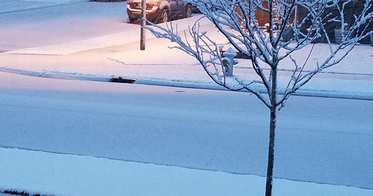 Scattered snow showers, slick roads cause delays at more than 30 ...