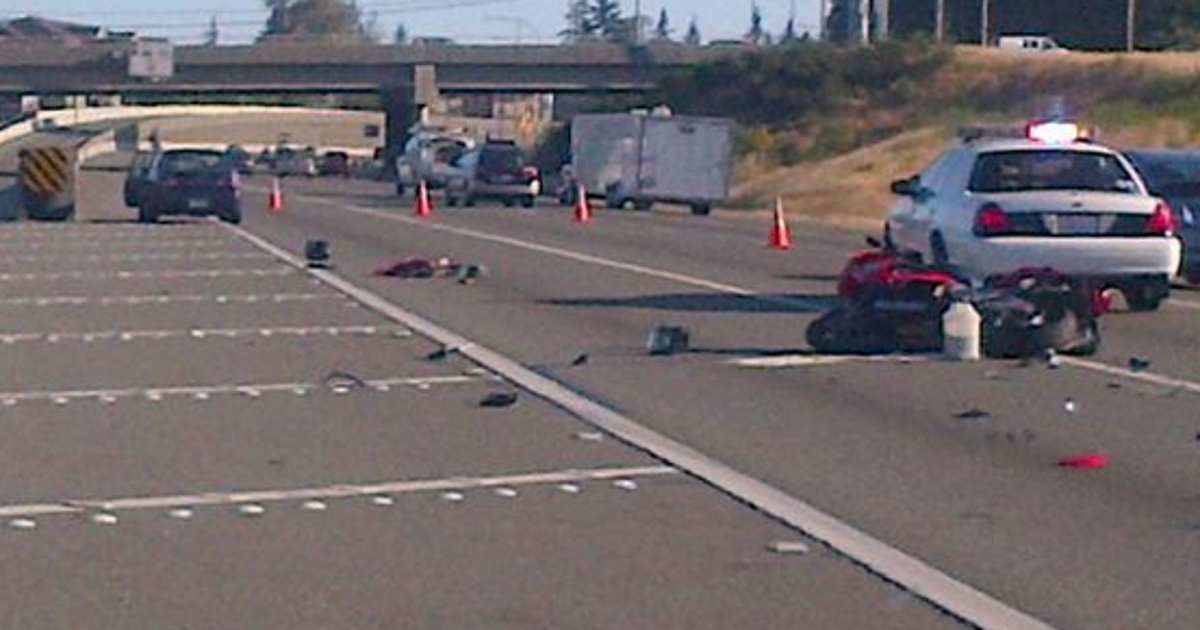 Motorcyclist dies in I-5 crash; two lanes blocked | FOX 13 Seattle