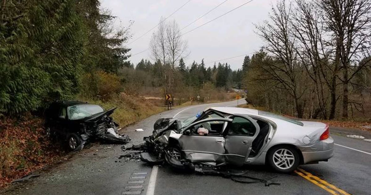 One dead after head-on crash in King County | FOX 13 Seattle