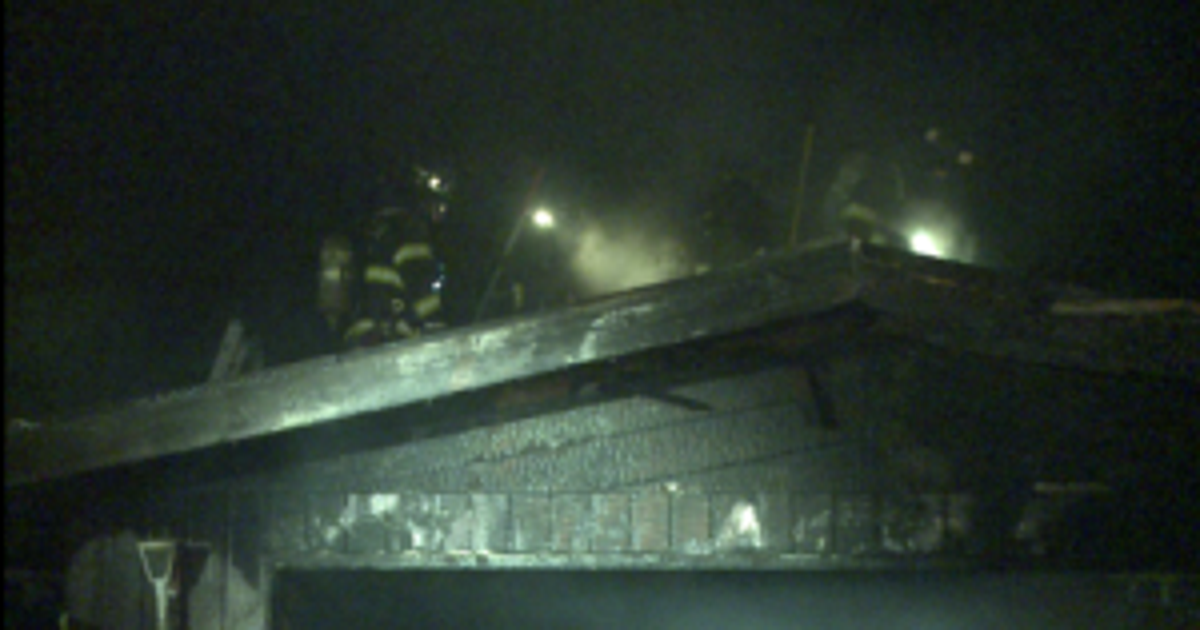 Fire traps three on deck | FOX 13 Seattle