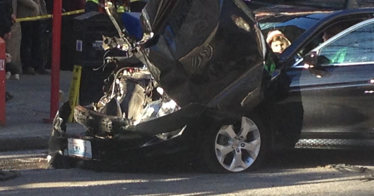 Pedestrian hit in multi-car crash in downtown Seattle | FOX 13 Seattle