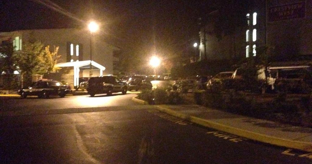 Police: Man found shot twice at Federal Way apartments | FOX 13 Seattle