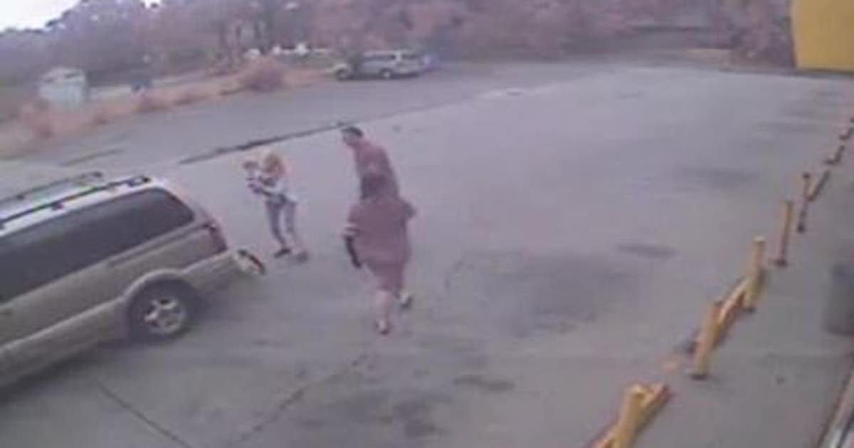 RAW: Driver backs into stroller with child | FOX 13 Seattle