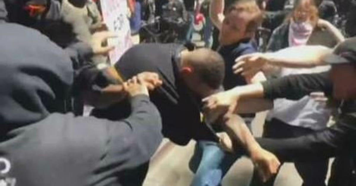 Protesting Fight Seattle anti-Sharia protest turns violent after hours of peaceful ...